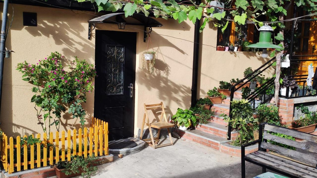 Mia'S Apartment Tbilisi Exterior photo